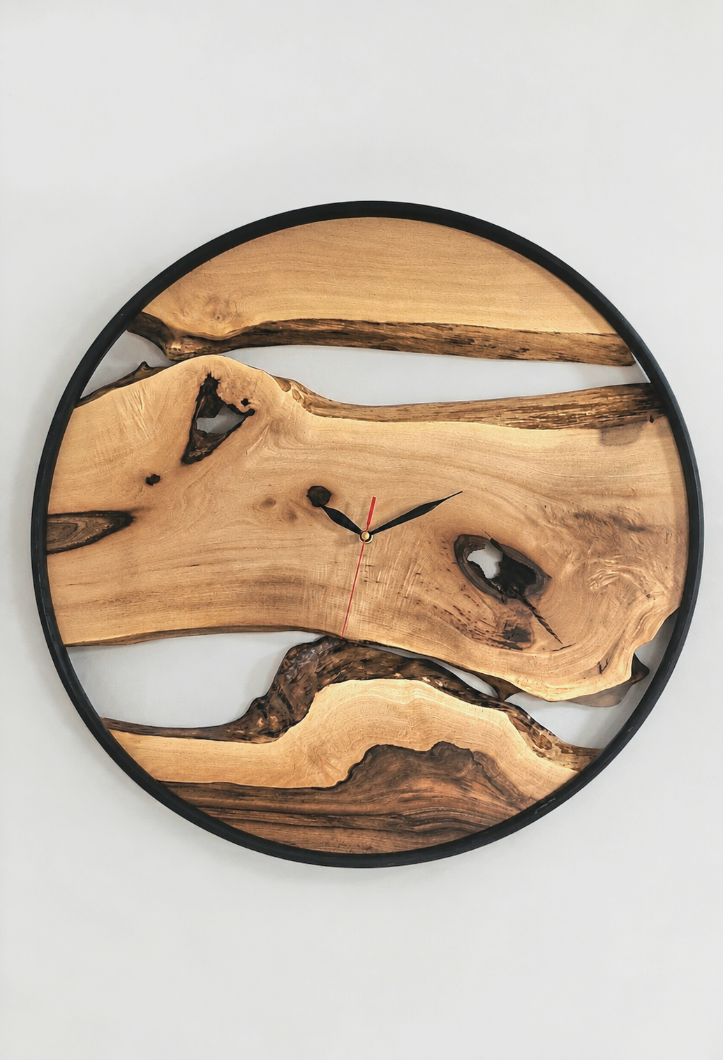 ساعت دیواری چوبی ۵۸ سانتی‌متری با رینگ چوبی | چوب طبیعی گردو | موتور آرام‌گرد